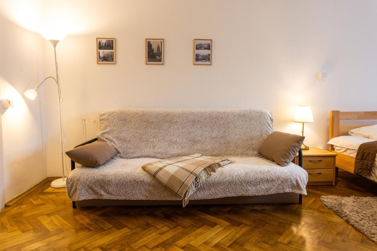 Peaceful Studio On Rynok Square Lviv Extérieur photo