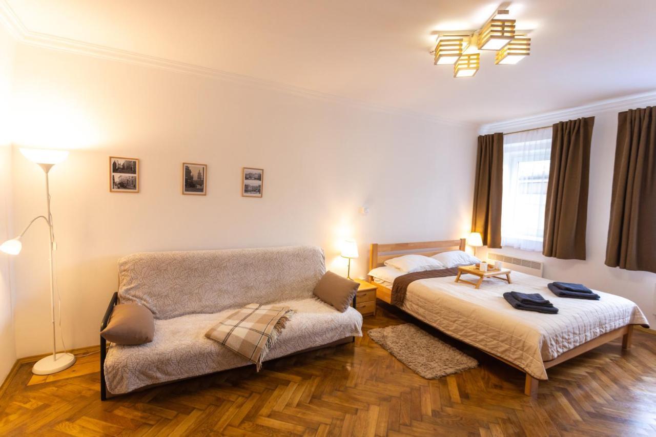 Peaceful Studio On Rynok Square Lviv Extérieur photo